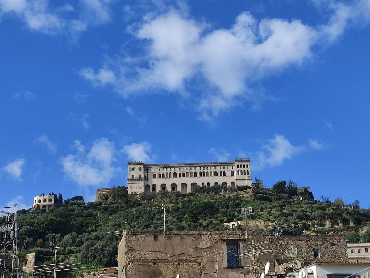 Vacanzella Casa Vacanza Appartamento In Centro Con Terrazzo เนเปิลส์ ภายนอก รูปภาพ